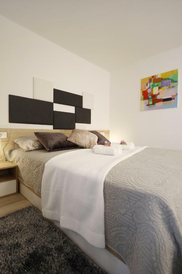 Sens Apartment *