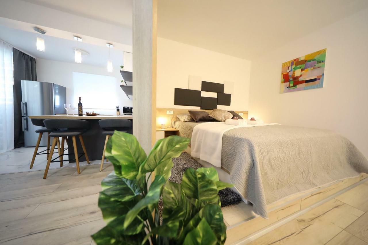 Sens Apartment