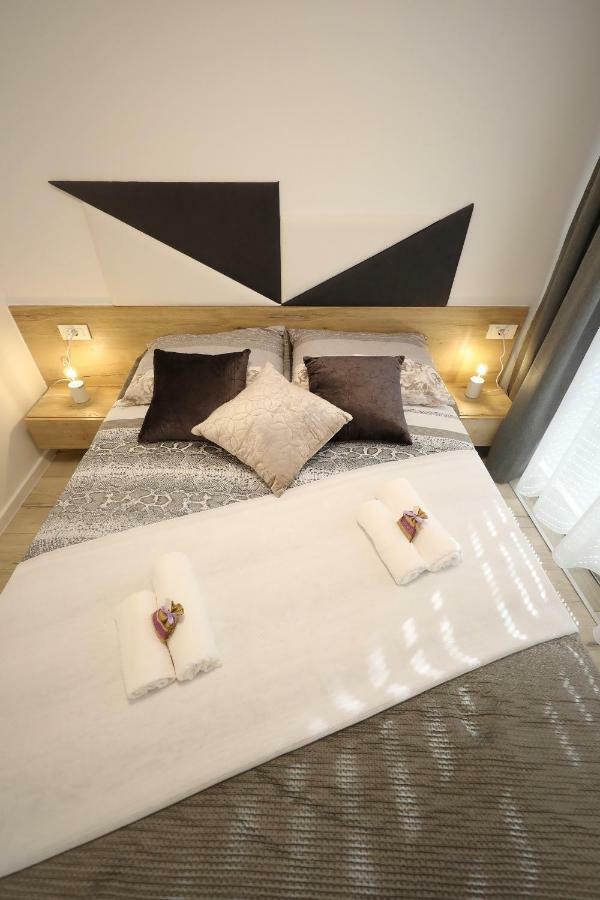 Sens Apartment